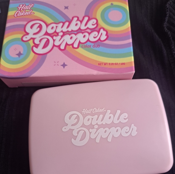 Half Caked Double dipper color duo blush and highlight in girls' tours - Picture 4 of 9